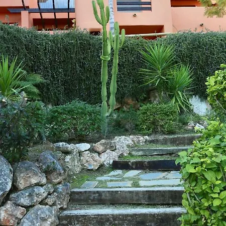 Garden Near The * エステポナ